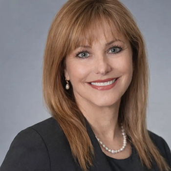Portrait of Gloria Kanahele, Coastal Luxury &amp; Development Real Estate Specialist.